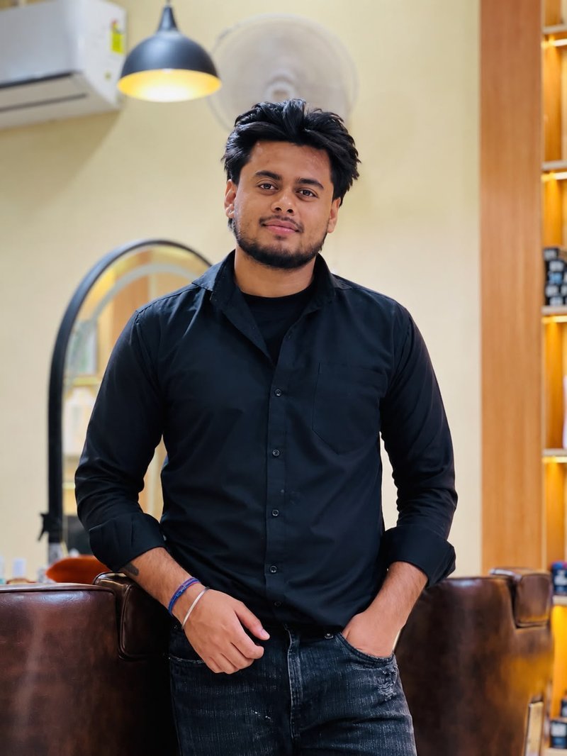 Portrait of Sameer Rana, stylist at Rajshree Oasis